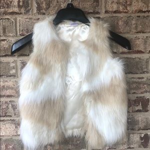 Girls faux fur vest